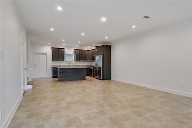 OPEN FLOOR PLAN