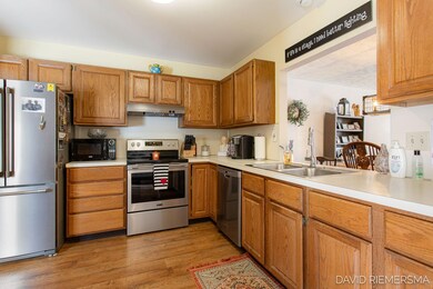 13-web-or-mls-659-appletree-dr