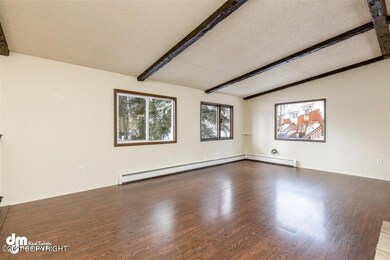 06-Living Room 20210412-DW-0251-Edit
