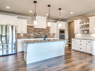 2800 Cedar Creek Dr, Moore, OK 73160 - photo 2