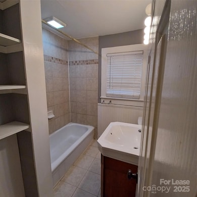 1514 Lisbon Ln, Charlotte, NC 28269 - photo 5