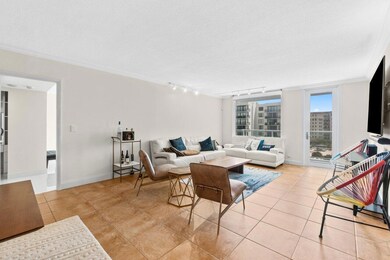 The Patrician unit 5150, Palm Beach, FL 33480 - photo 4