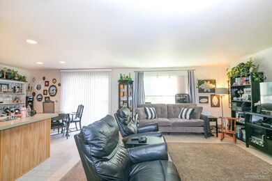 959 NE Hidden Valley Dr, Bend, OR 97701 - photo 4