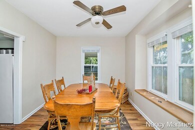 2626 Byron Center 06