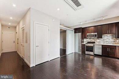 Octave 1320 unit 403, Silver Spring, MD 20910 - photo 2