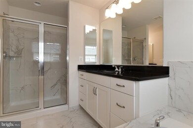 42283 Lancaster Woods Square, Chantilly, VA 20152 - photo 7