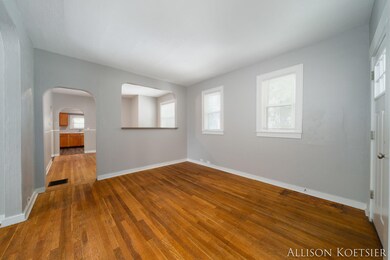 7-web-or-mls-209-lane-ave-sw