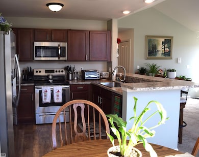 22053 Aberdeen Dr, Macomb, MI 48042 - photo 7