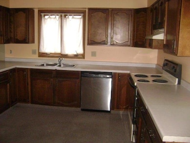 1410 Burntwood Ct, Grand Forks, ND 58201 - photo 5