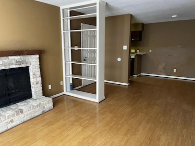 2100 Wilcrest Dr unit 114, Houston, TX 77042 - photo 2