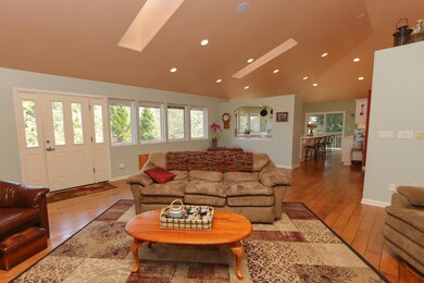 5100 East Lane-02