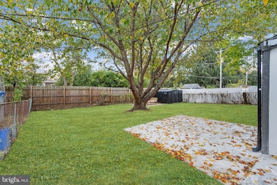 214 Oxford Cir, Norristown, PA 19403 - photo 6