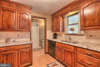 8 Country Dr, Leola, PA 17540 - photo 6