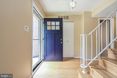 2340 Wheystone Ct, Vienna, VA 22182 - photo 4