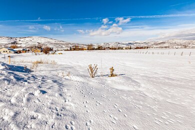 2_Land_high_3806361