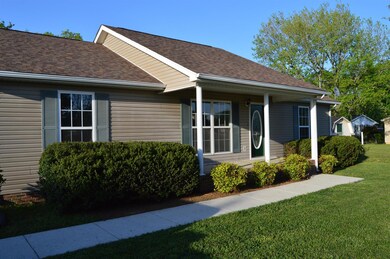 305 Shapard Dr, Shelbyville, TN 37160 - photo 5