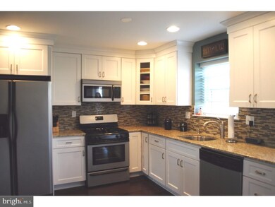 408 Carpenter Cir, Brookhaven, PA 19015 - photo 5