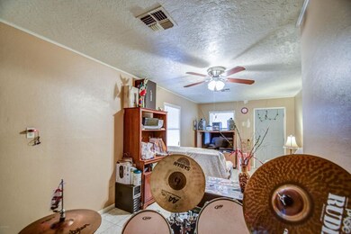 family room 2