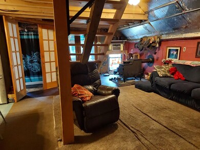 632 River rd living room