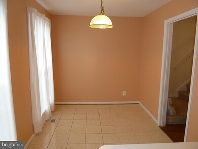 1209 Cypress Tree Place, Herndon, VA 20170 - photo 5