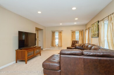 8 Forge Ct, Marlboro, NJ 07746 - photo 7