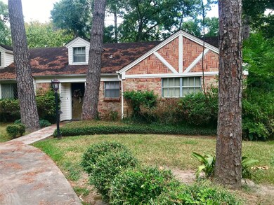 119 Sandalwood Dr, Houston, TX 77024 - photo 2