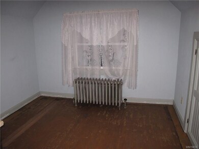 2nd floor bedroom 10x10 overlooking front yard.