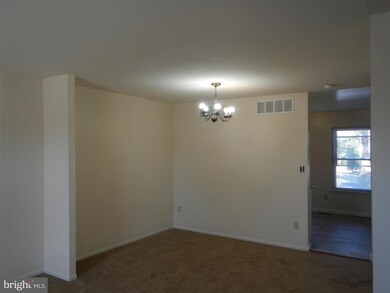 2401 Vineyard Ln, Crofton, MD 21114 - photo 5