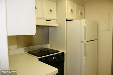 3632 Gleneagles Dr unit 82G, Silver Spring, MD 20906 - photo 3