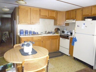 239 Ayer Rd unit 14, Littleton, MA 01460 - photo 3