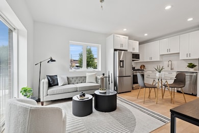 6755 N Hermitage Ave unit 3, Chicago, IL 60626 - photo 2