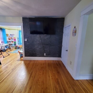 10 Garland St, Worcester, MA 01603 - photo 3