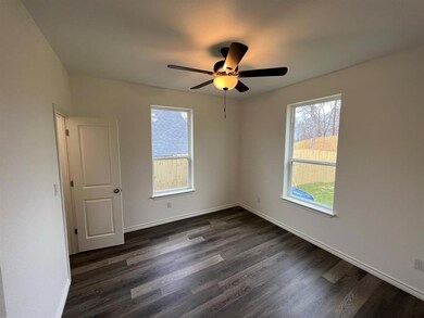 613 W Parnell St, Denison, TX 75020 - photo 5