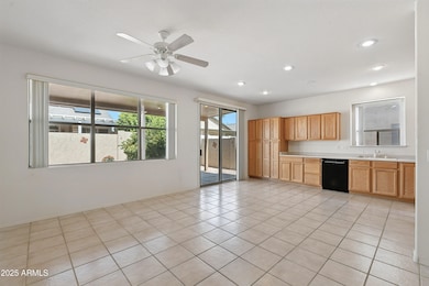 17934 W Deneen Way, Surprise, AZ 85374 - photo 5