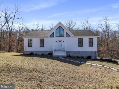 249 Fairview Oaks Ln, Berkeley Springs, WV 25411 - photo 4