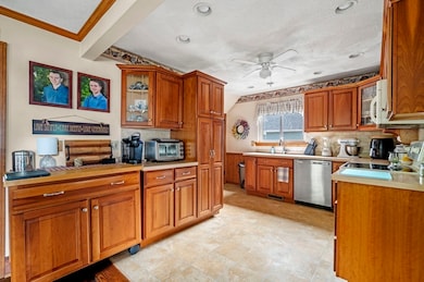 3 Trask St, Danvers, MA 01923 - photo 3