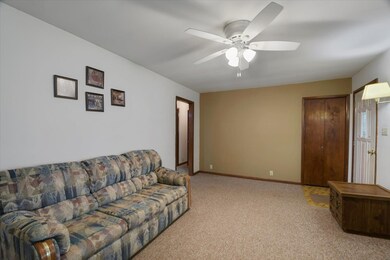 201 W Fillmore St, Philo, IL 61864 - photo 4