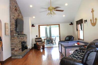 156 Euclid St, Gardner, MA 01440 - photo 3