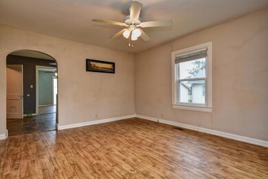 407 E Mt. Vernon-5