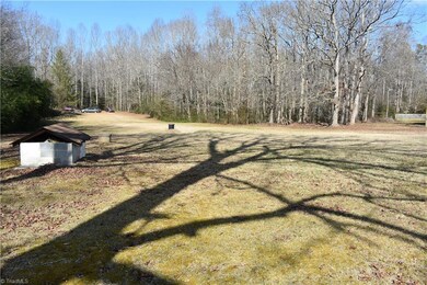 220 Emmanuel Church Rd, Asheboro, NC 27205 - photo 4