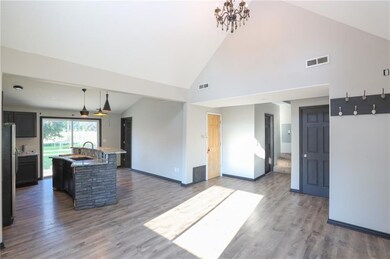 333 Hartford Ave, Des Moines, IA 50315 - photo 5