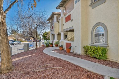 Surrounding community with fence private yard and