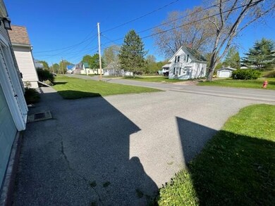61 Swan St, Calais, ME 04619 - photo 6
