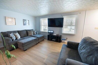 3569 Walnut Creek Dr, Columbus, OH 43224 - photo 2