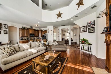 8104 Creek View Dr, North Richland Hills, TX 76180 - photo 7