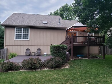 4815 Brownridge Dr, Shawnee, KS 66218 - photo 2