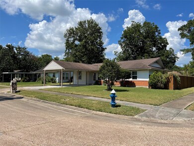 10933 Stover St, Houston, TX 77075 - photo 3