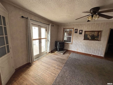 560 4th Ave S, Clinton, IA 52732 - photo 6