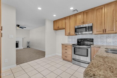13-web-or-mls-685-e-harrison-st