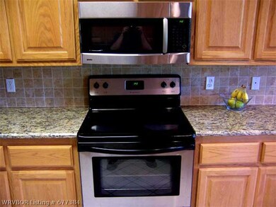 Kitchen. New Stainless & Black Appliances In 2010